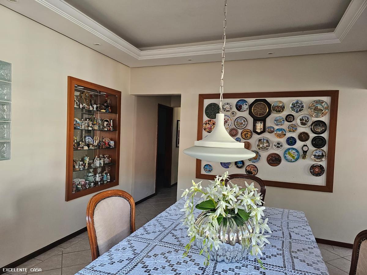 Casa, 3 quartos, 250 m² - Foto 9