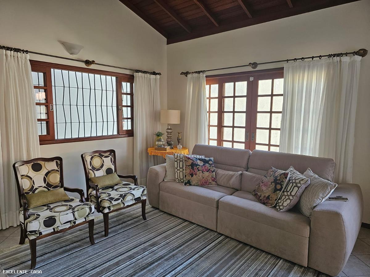 Casa, 3 quartos, 250 m² - Foto 1